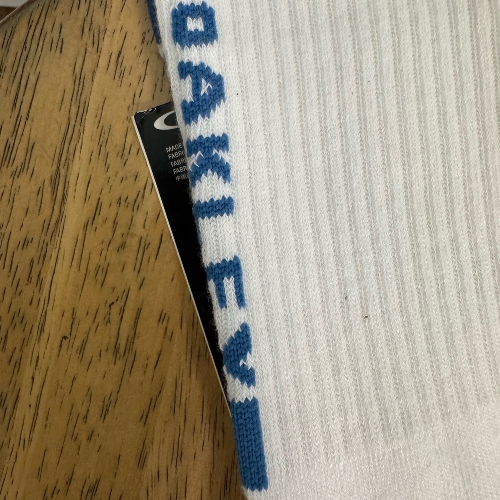 Oakley Men's White and Blue Socks - 1 Pair - Picture 2 of 4